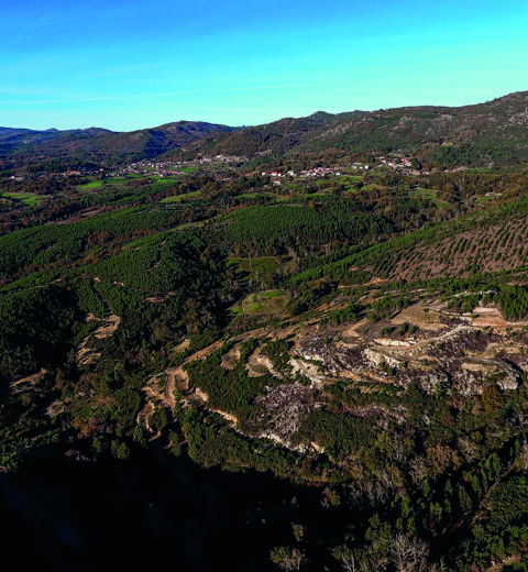 View across the Grandão deposit thumbnail image